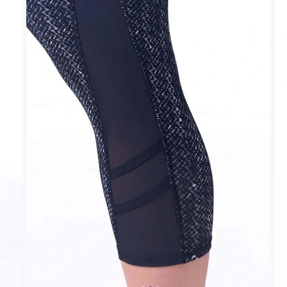 NWT! Activewear Leggings! Mesh Detail! Size 14/16